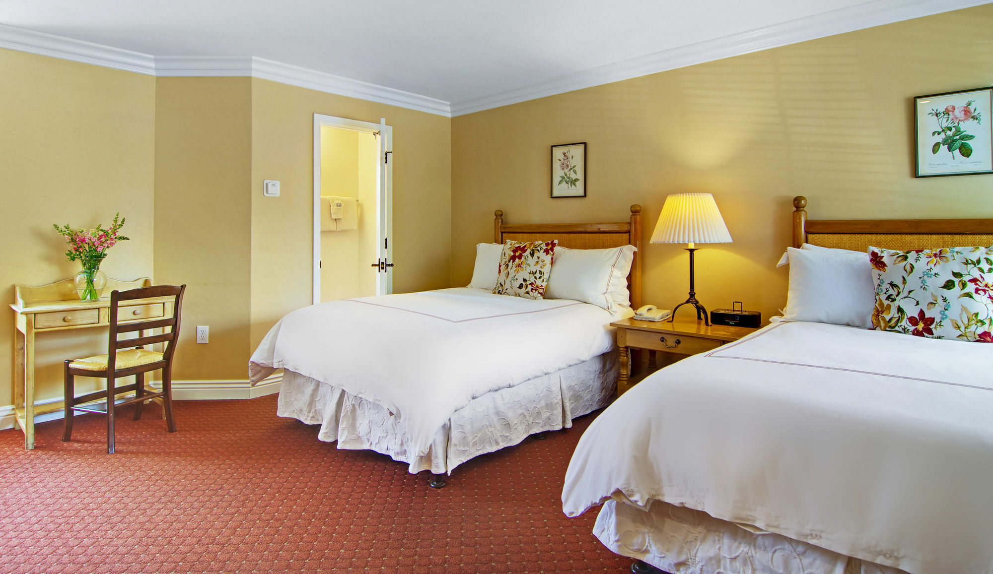 Candle Light Inn 3*